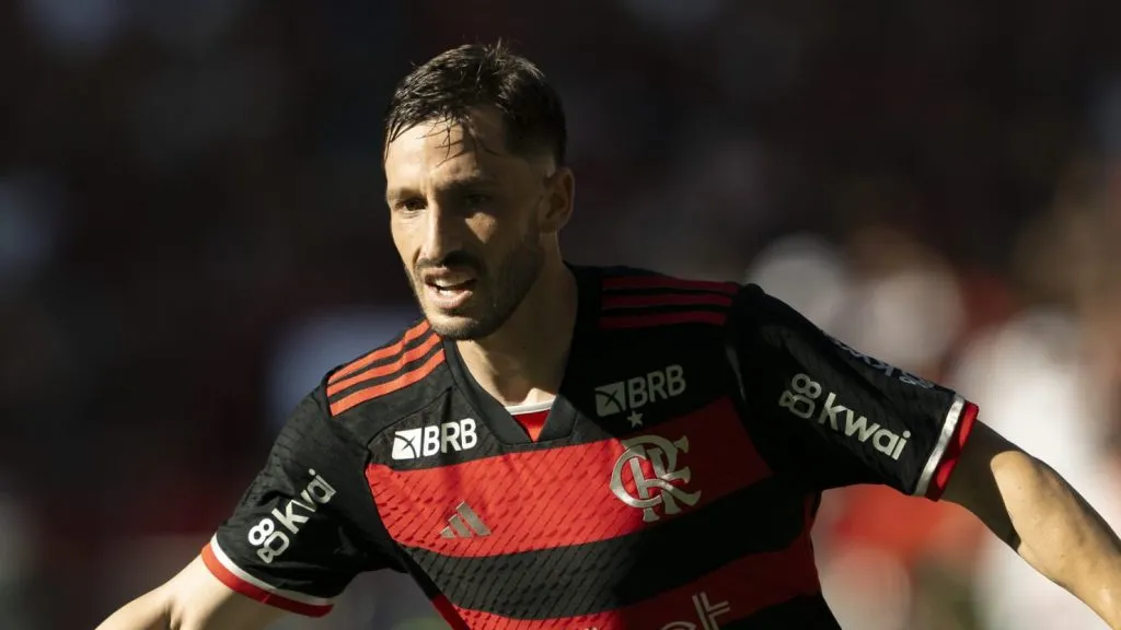 Foto: Jorge Rodrigues/AGIF – Matías Viña vem sendo pouco aproveitado pelo técnico Filipe Luís.