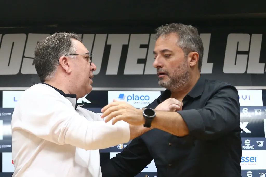 Mattos e Marcelo Teixeira juntos em coletiva. Foto: Mauricio De Souza/AGIF