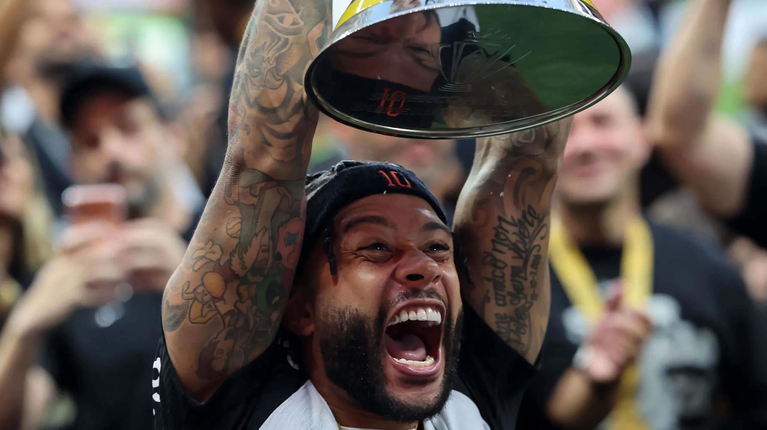 Memphis Depay. Foto: Mateus Bonomi/AGIF