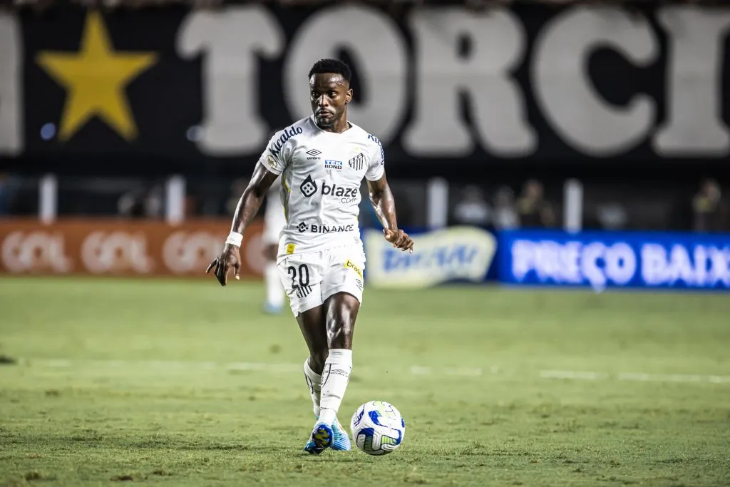 Mendoza durante a partida com o Fluminense. Foto: Abner Dourado/AGIF