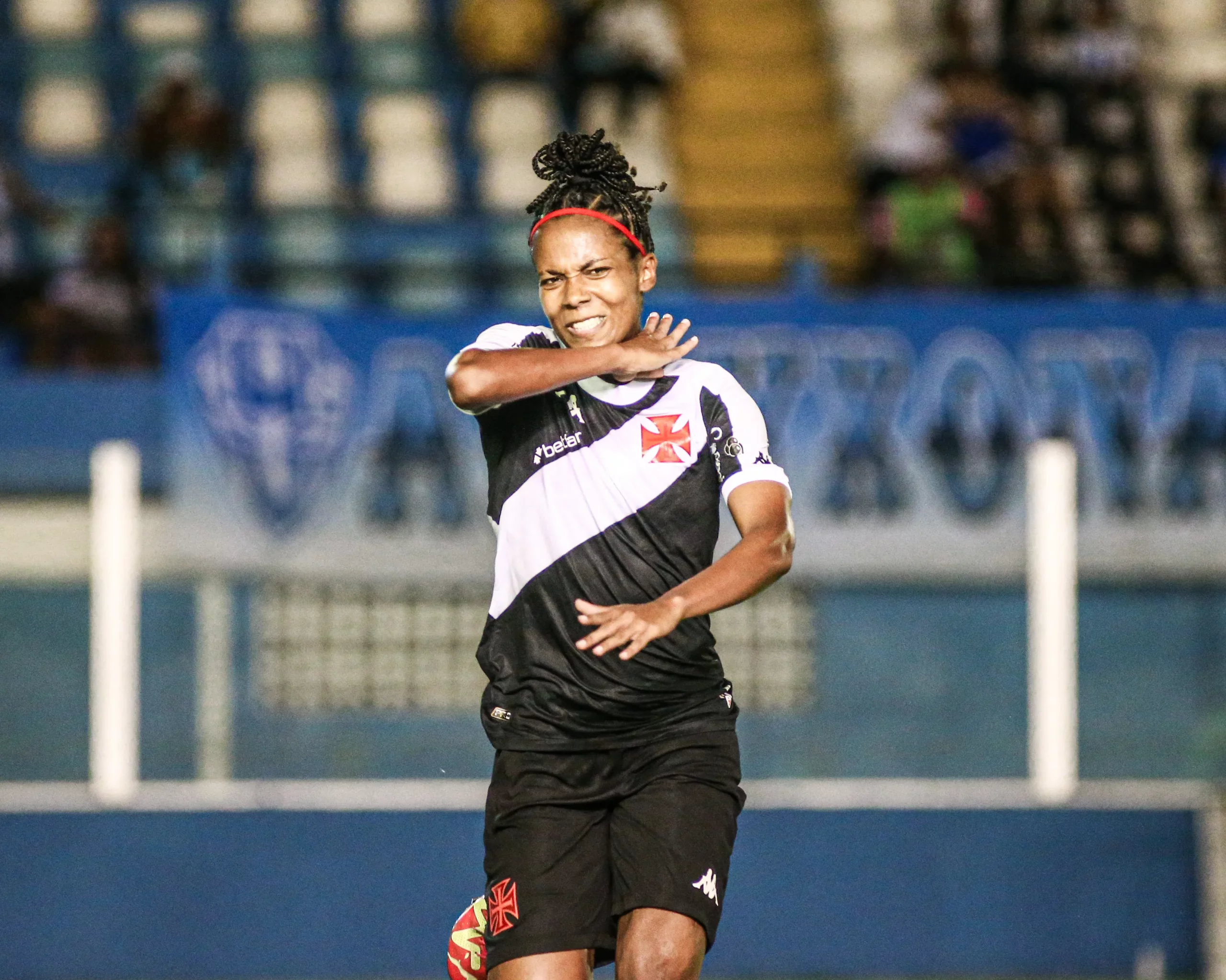 Menina da Colina. Foto: Marcos Junior/AGIF