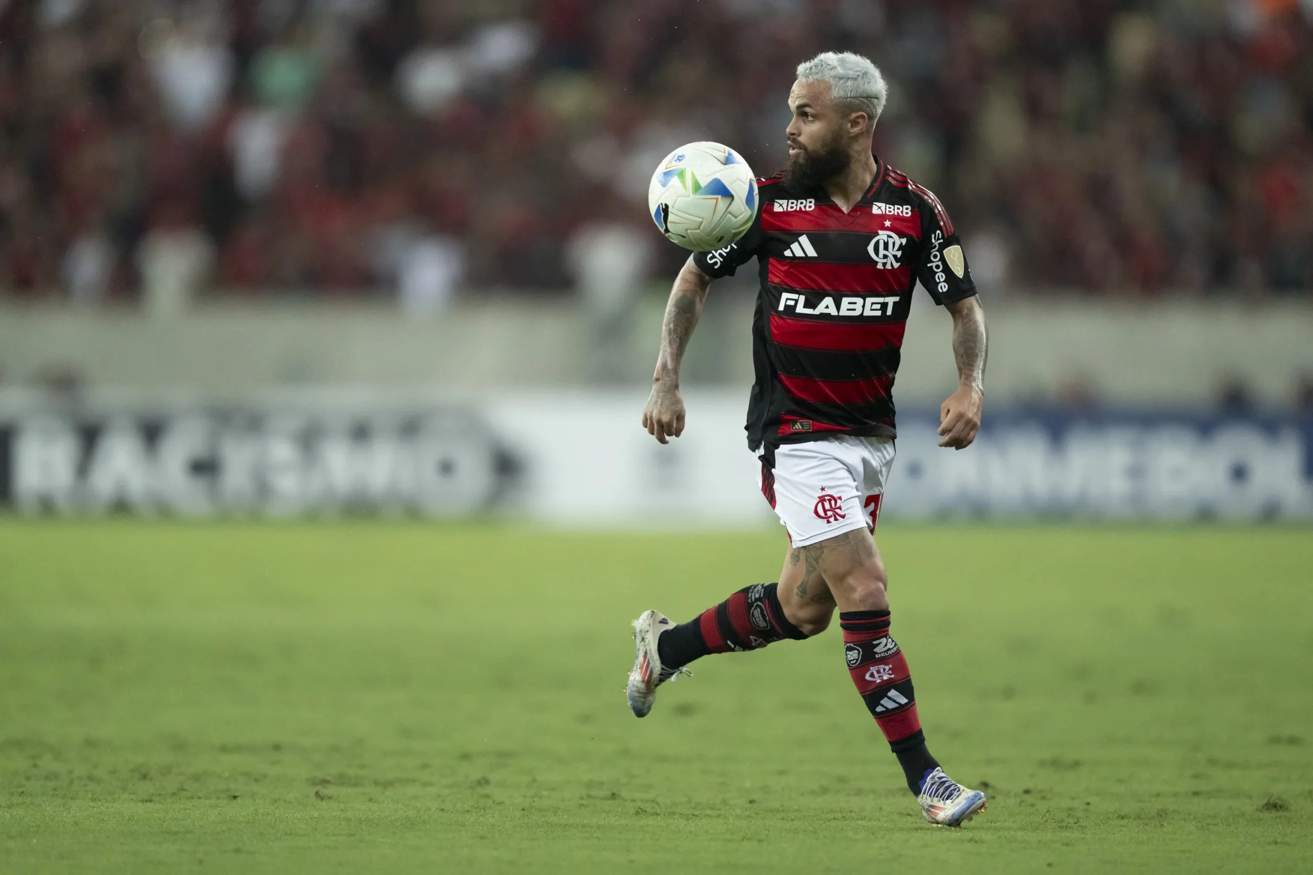 Michael está próximo de deixar o Rubro-Negro. Foto: Jorge Rodrigues/AGIF