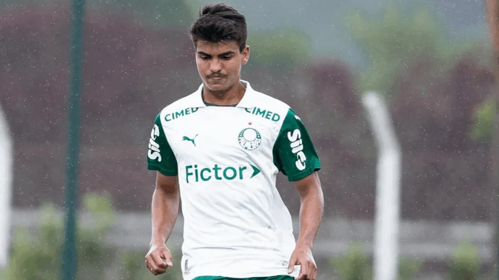 Michel durante treinamento pelo Palmeiras.