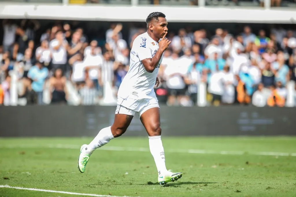 Morelos em partida diante do Brusque. Foto: Reinaldo Campos/AGIF