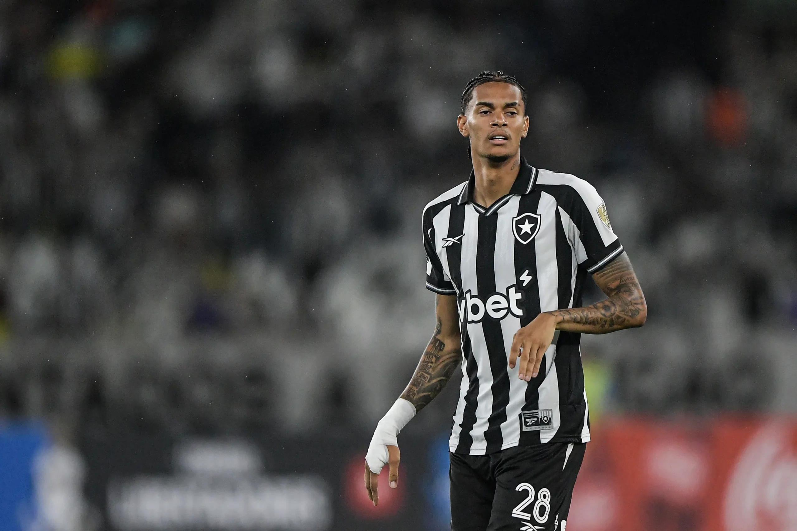 Newton não será reforço do Santos. Foto: Thiago Ribeiro/AGIF
