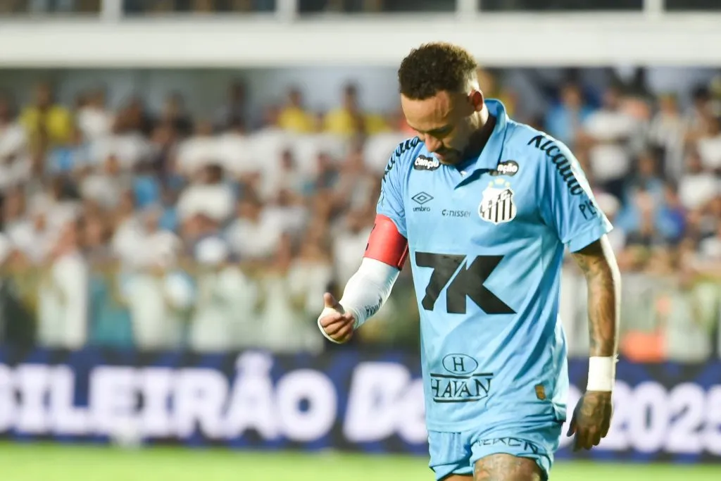 Neymar foi expulso no 2º tempo. Foto: Jota Erre/AGIF