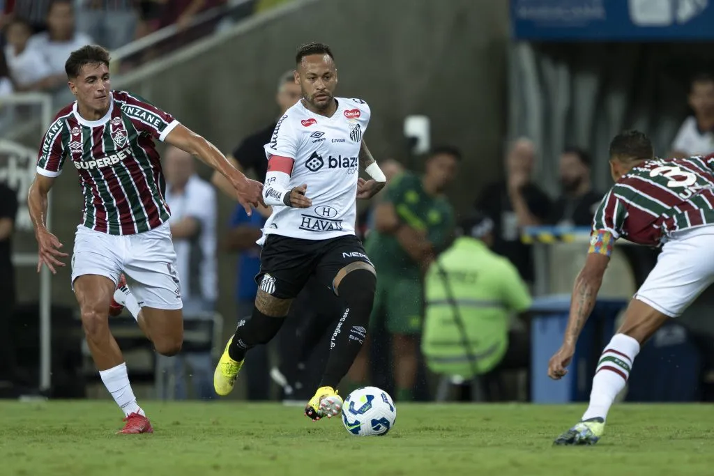 Neymar na partida com o Fluminense. Foto: Jorge Rodrigues/AGIF