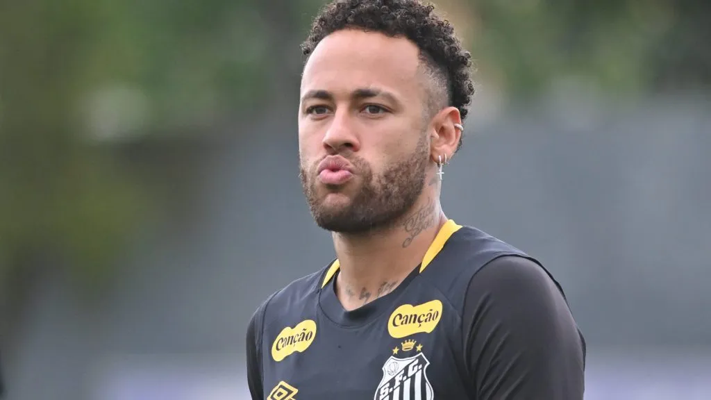 SP – SANTOS – 31/10/2025 – SANTOS, TREINO – Neymar jogador do Santos durante treino no Centro de Treinamento CT Rei Pele.   Foto: Jota Erre/AGIF