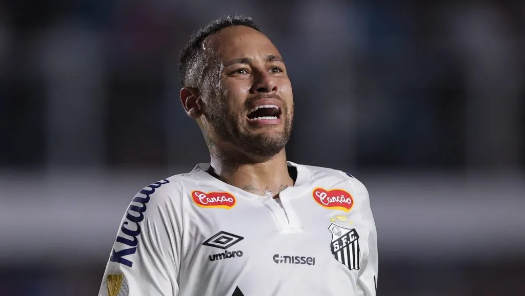 . Foto: Ettore Chiereguini/AGIF – Ney Júnior durante jogo pelo Campeonato Paulista 2025.