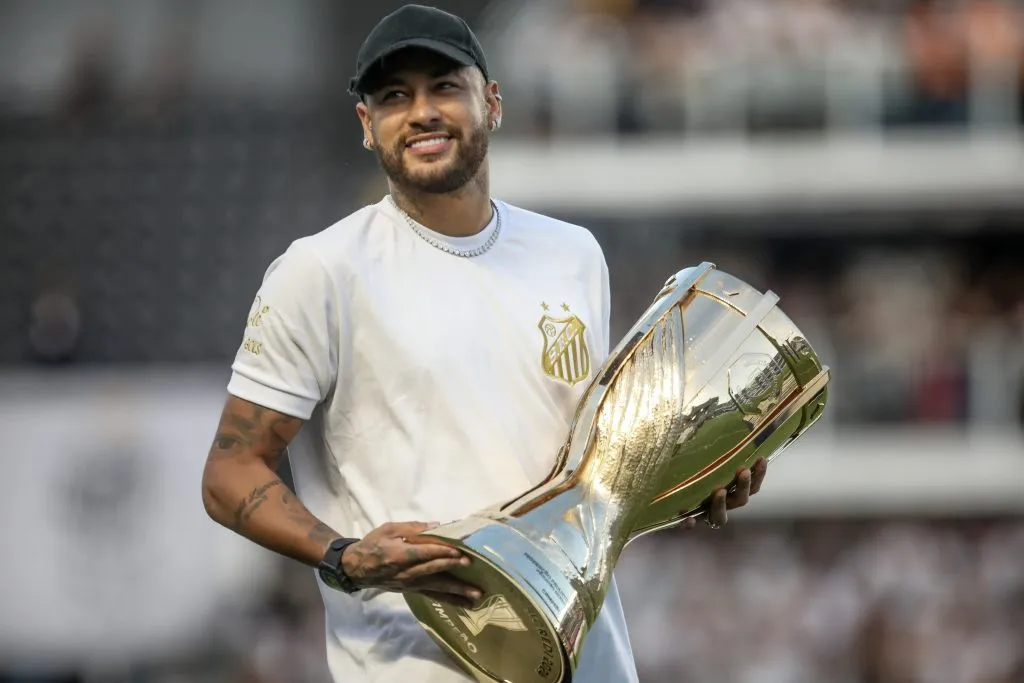 Neymar terá que negociar rescisão para voltar ao Santos