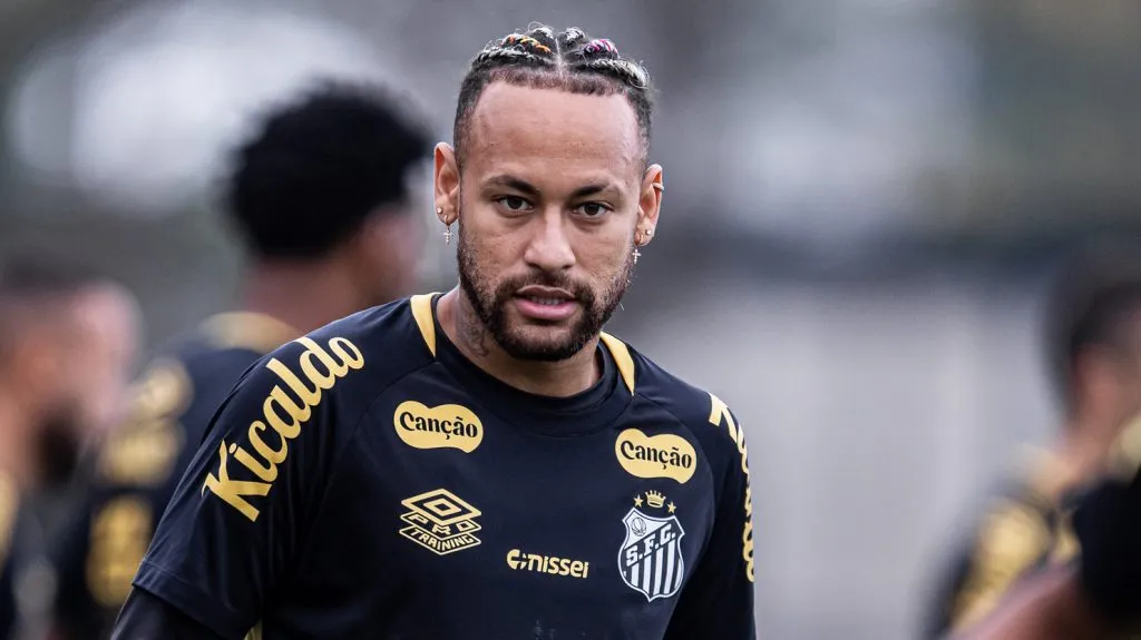 Neymar assume papel de liderança nos bastidores do clube