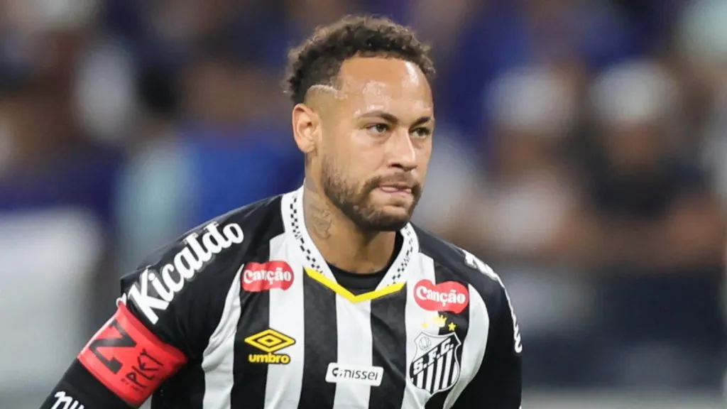 Victor Hugo admitiu que Neymar o convenceu a empréstimo pelo Santos – Foto: Gilson Lobo/AGIF.