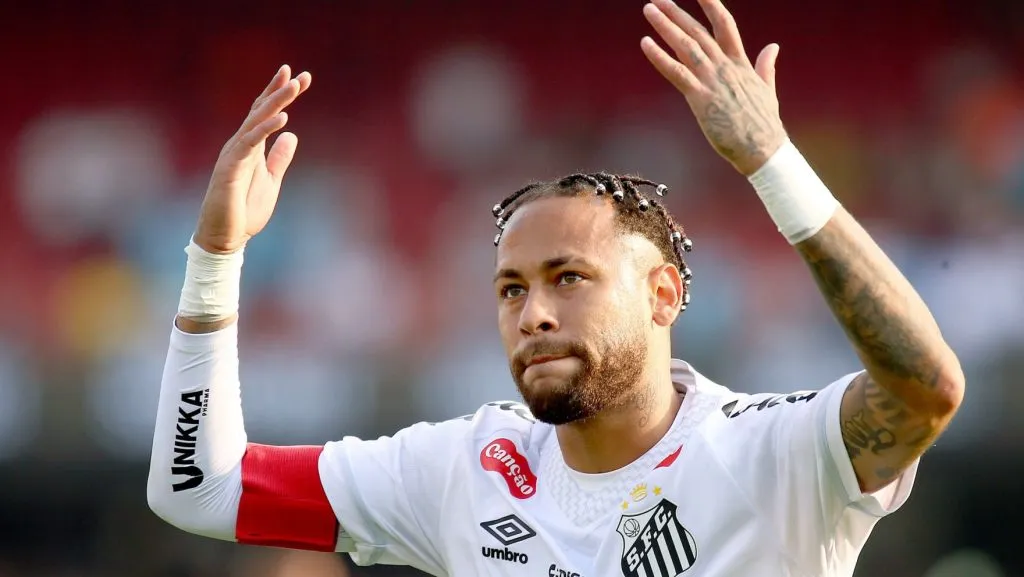 Foto: Mauricio De Souza/AGIF – Neymar trabalha para reforçar o time de Vojvoda na reta final do Brasileirão Betano.