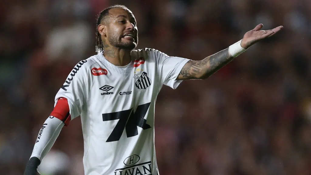 Neymar será observado por comissão técnica da Seleção Brasileira, no MorumBis, em Santos x Juventude – Foto: Marlon Costa/AGIF