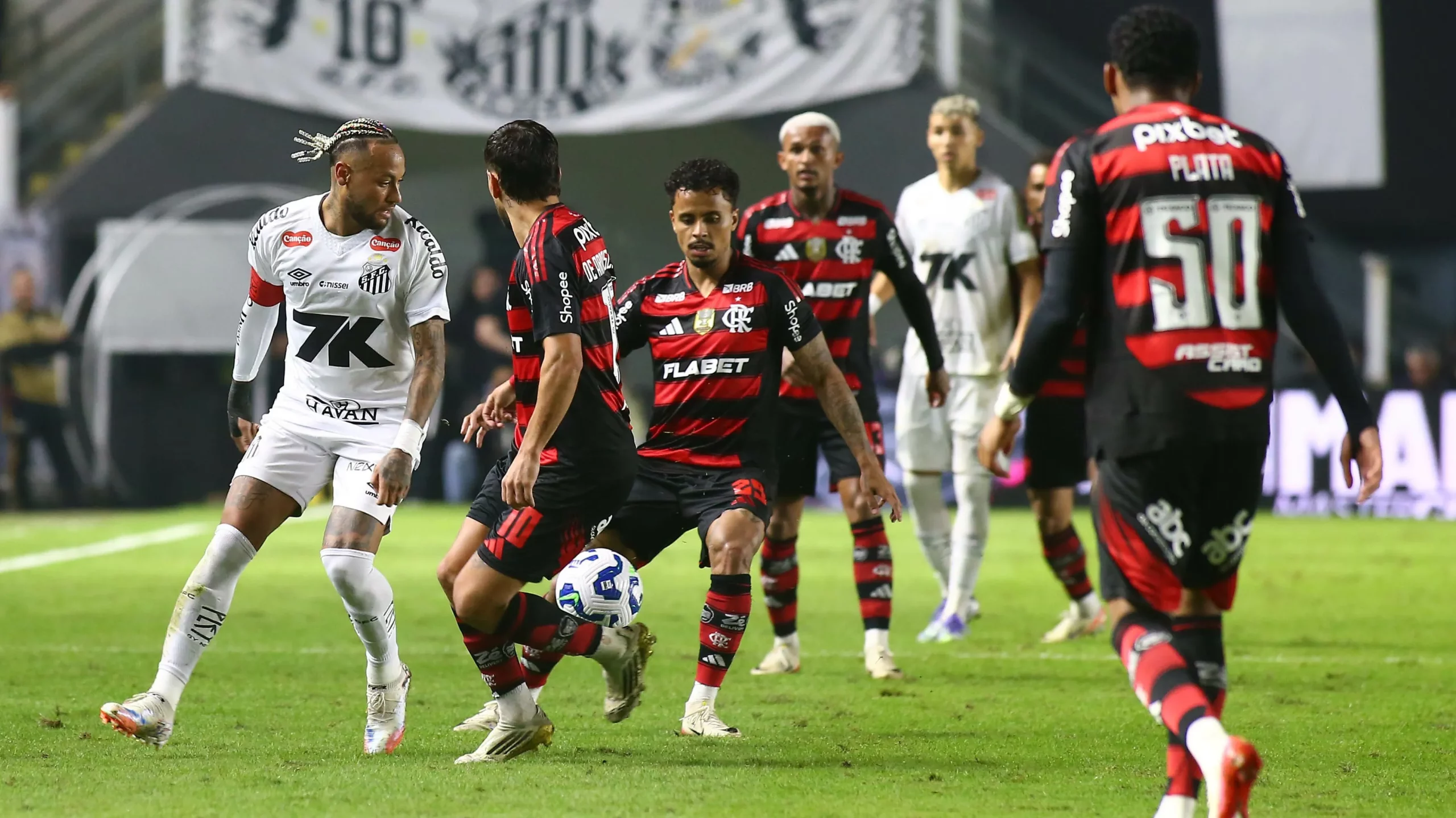 Neymar brilhou no primeiro turno contra o Fla. Foto: Mauricio De Souza/AGIF