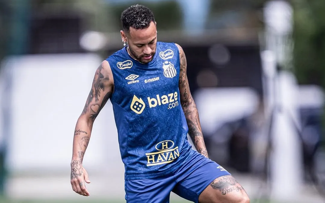 Neymar, o craque da Vila Belmiro retomou os treinos e foca na recuperação para entrar em campo o mais breve possível. Foto: Raul Barreta / Santos FC