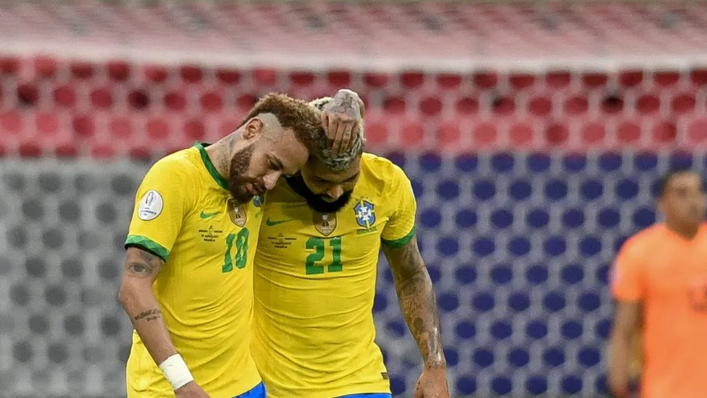 Foto: Mateus Bonomi/AGIF – Neymar e Gabigol não vão reeditar dupla de ataque no SFC.