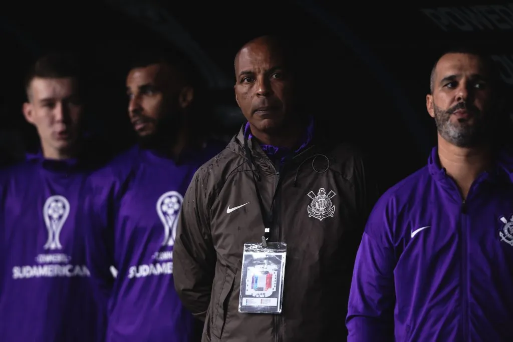 Orlando Ribeiro técnico do Corinthians durante partida contra o Racing-URU – Foto: Ettore Chiereguini/AGIF