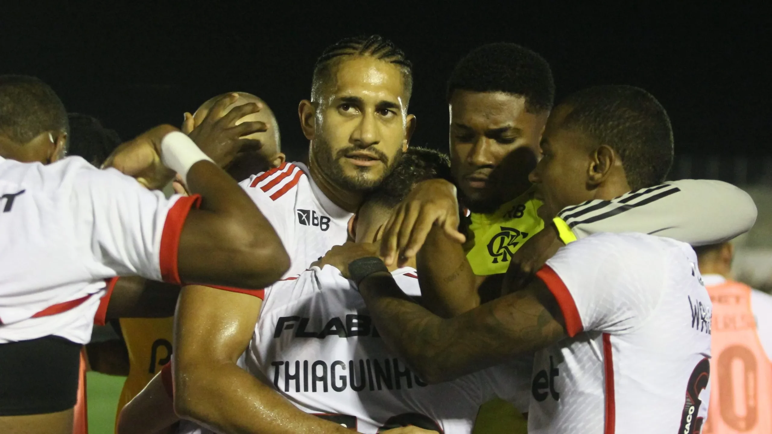 PB – CAMPINA GRANDE – 16/01/2025 – CARIOCA 2025, MADUREIRA X FLAMENGO – O arbitro [tarcisio pinheiro  caetano  ] durante partida entre Madureira e Flamengo no estadio Amigao pelo campeonato Carioca 2025. Foto: Paulo Sergio Souza Xavier/AGIF
