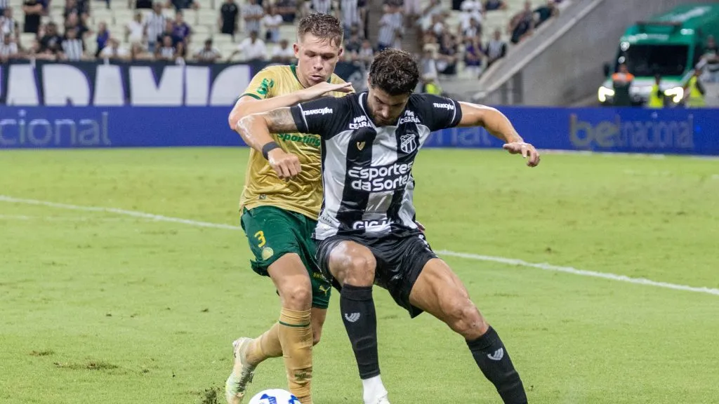 Pedro Raul jogador do Ceara durante partida contra o Palmeiras no estadio Arena Castelao pelo campeonato Copa Do Brasil 2025. Foto: Lucas Emanuel/AGIF