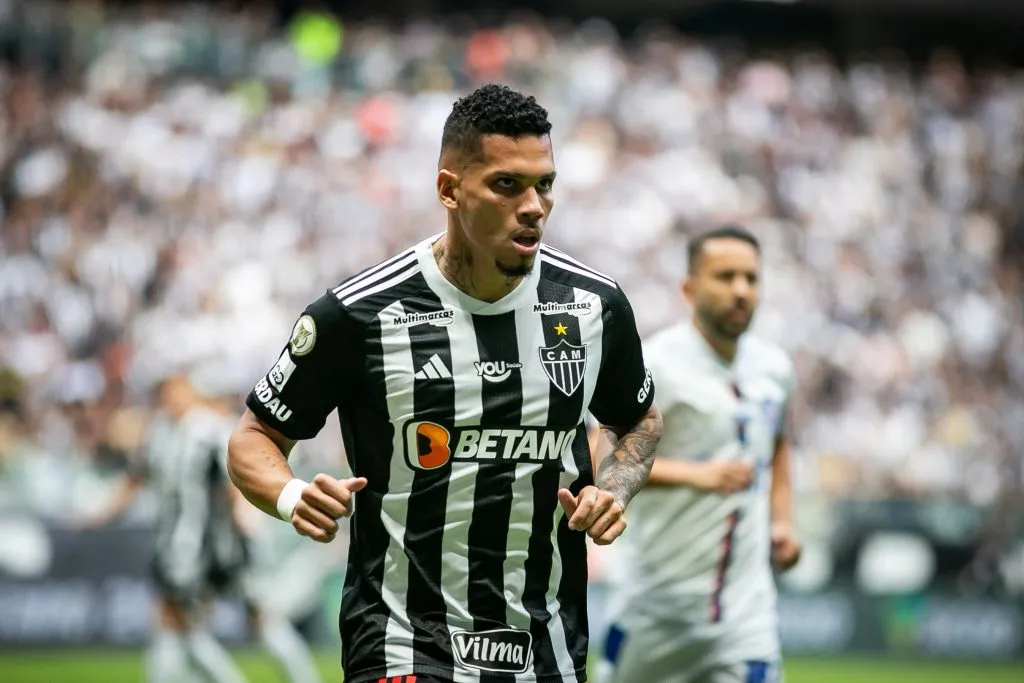 Paulinho em partida do Galo. Foto: Fernando Moreno/AGIF