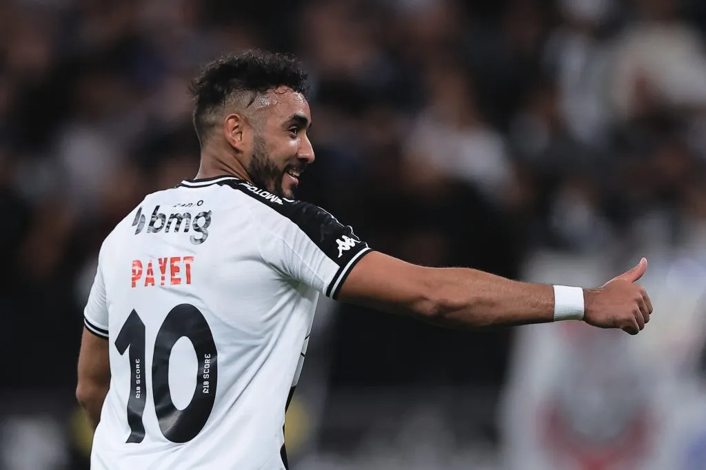 Payet em campo pelo Vasco – Foto: Ettore Chiereguini/AGIF
