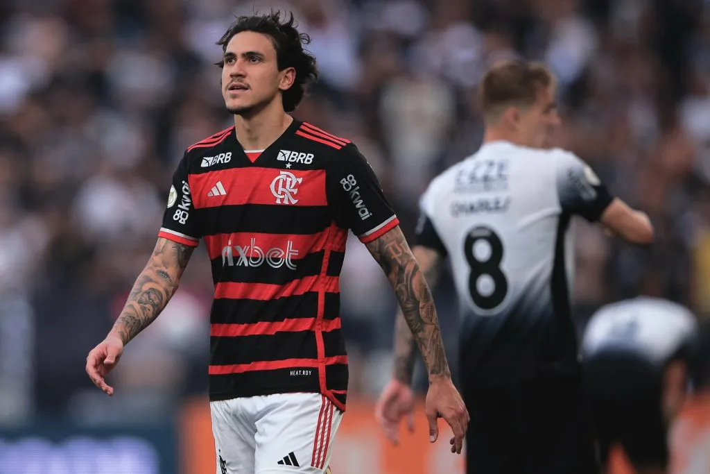 Pedro fez a sua última partida no dia 1 de setembro de 2024, na derrota para o Corinthians por 2 a 1. Ele marcou o gol do Flamengo, de pênalti. Foto: Ettore Chiereguini/AGIF