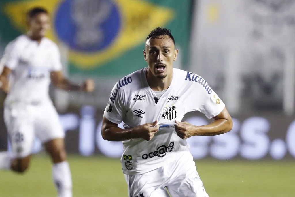 Pituca comemorando gol. (Foto: Sebastiao Moreira-Pool/Getty Images)