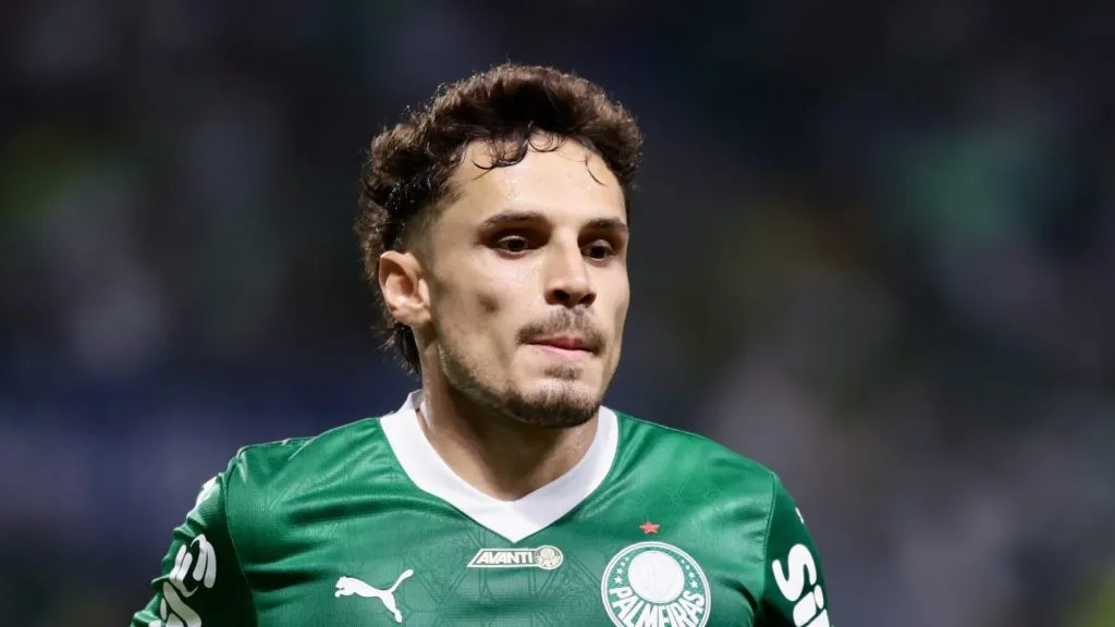 Foto: Marcello Zambrana/AGIF – Raphael Veiga pode deixar o Verdão na janela de transferências de julho.