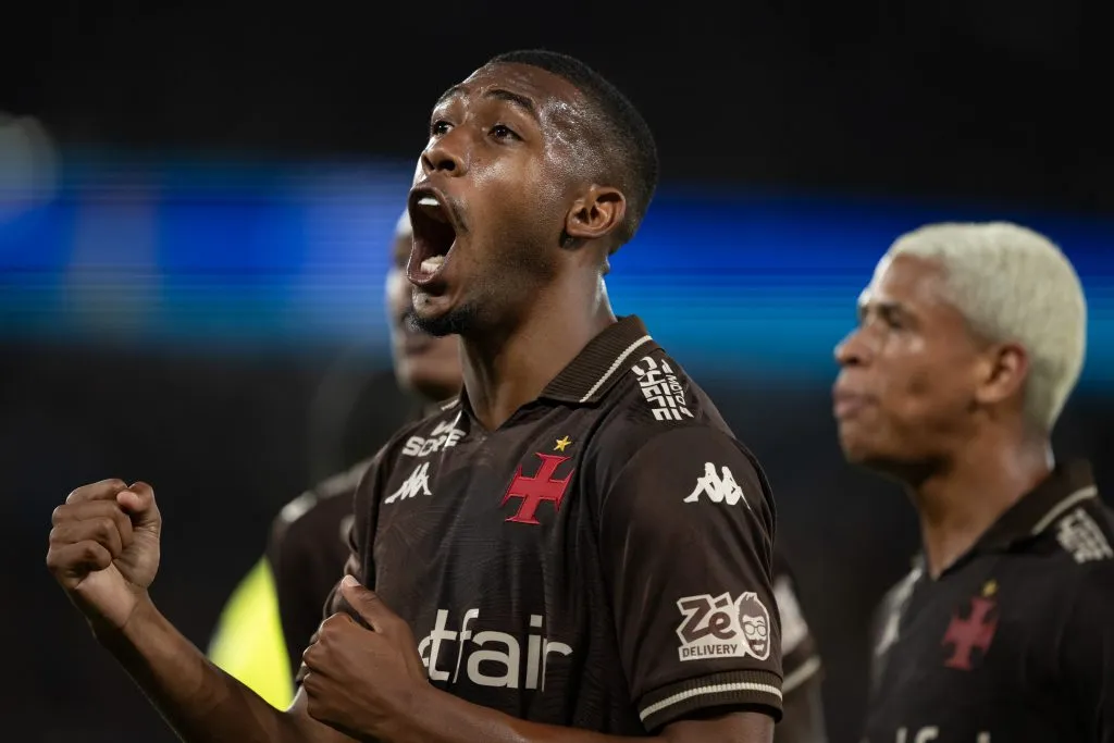 Rayan celebra o gol diante do Fluminense. Foto: Jorge Rodrigues/AGIF