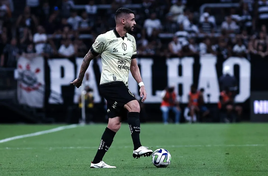 Renato Augusto em ação com a camisa do Corinthians. Foto: Fabio Giannelli/AGIF