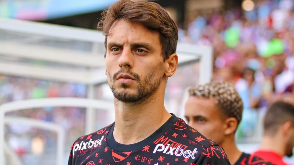 Rodrigo Caio durante aquecimento. Foto: Renan Oliveira/AGIF