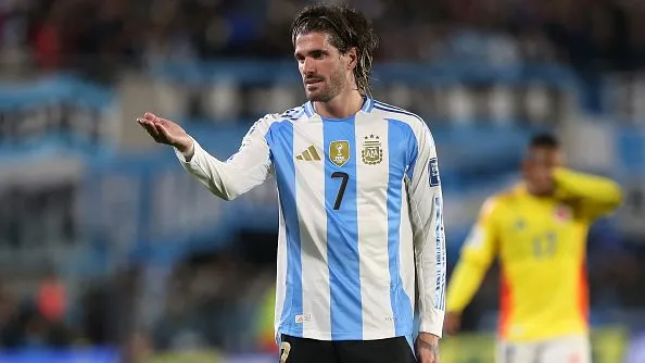 De Paul durante partida. Foto: Daniel Jayo/Getty Images