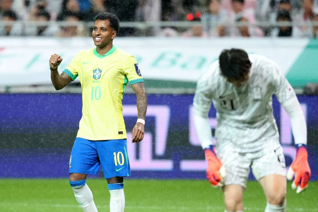 SEOUL, SOUTH KOREA – OCTOBER 10: Rodrygo of Brazil (L) celebrates after scoring the team’s fourth goal during the international friendly between South Korea and Brazil at Seoul World Cup Stadium on October 10, 2025 in Seoul, South Korea. (Photo by Chung Sung-Jun/Getty Images)