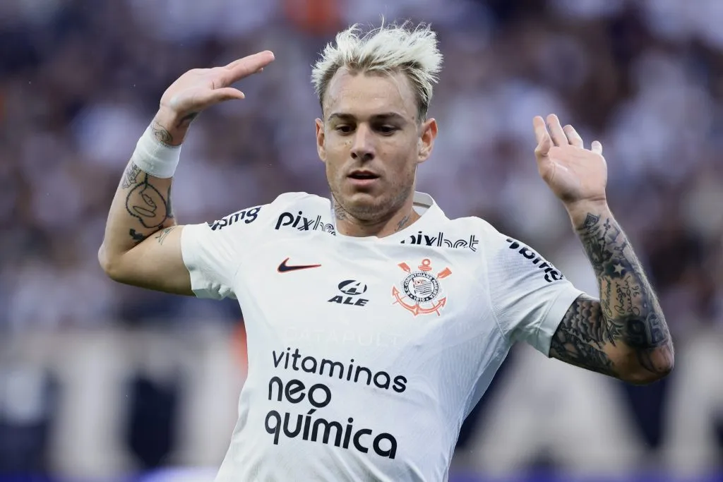 Roger Guedes com a camisa do Corinthians. Foto: Marcello Zambrana/AGIF