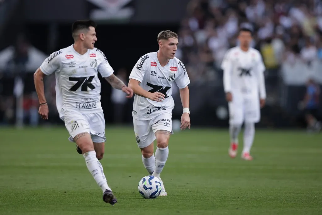 Rollheiser vem sendo titular com Cléber Xavier - Foto: Ettore Chiereguini/AGIF.