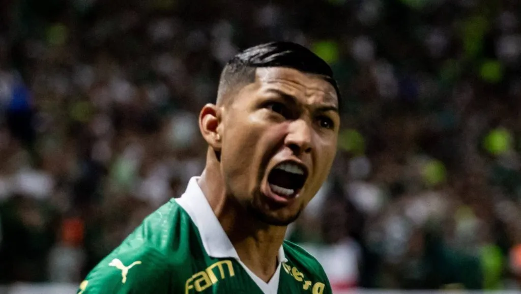 Foto: Rodilei Morais/Fotoarena – Rony estaria disposto a jogar no time da Vila Belmiro, mas o Alviverde pede valor muito alto.