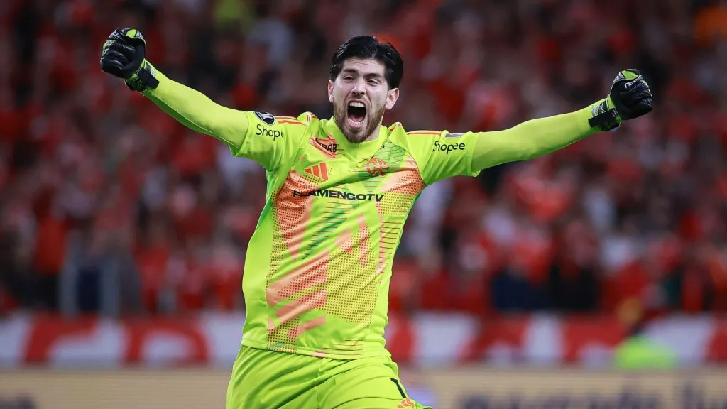 RS – PORTO ALEGRE – 20/08/2025 – COPA LIBERTADORES 2025, INTERNACIONAL X FLAMENGO – Rossi goleiro do Flamengo comemora gol de Giorgian De Arrascaeta durante partida contra o Internacional no estadio Beira-Rio pelo campeonato Copa Libertadores 2025. Foto: Maxi Franzoi/AGIF