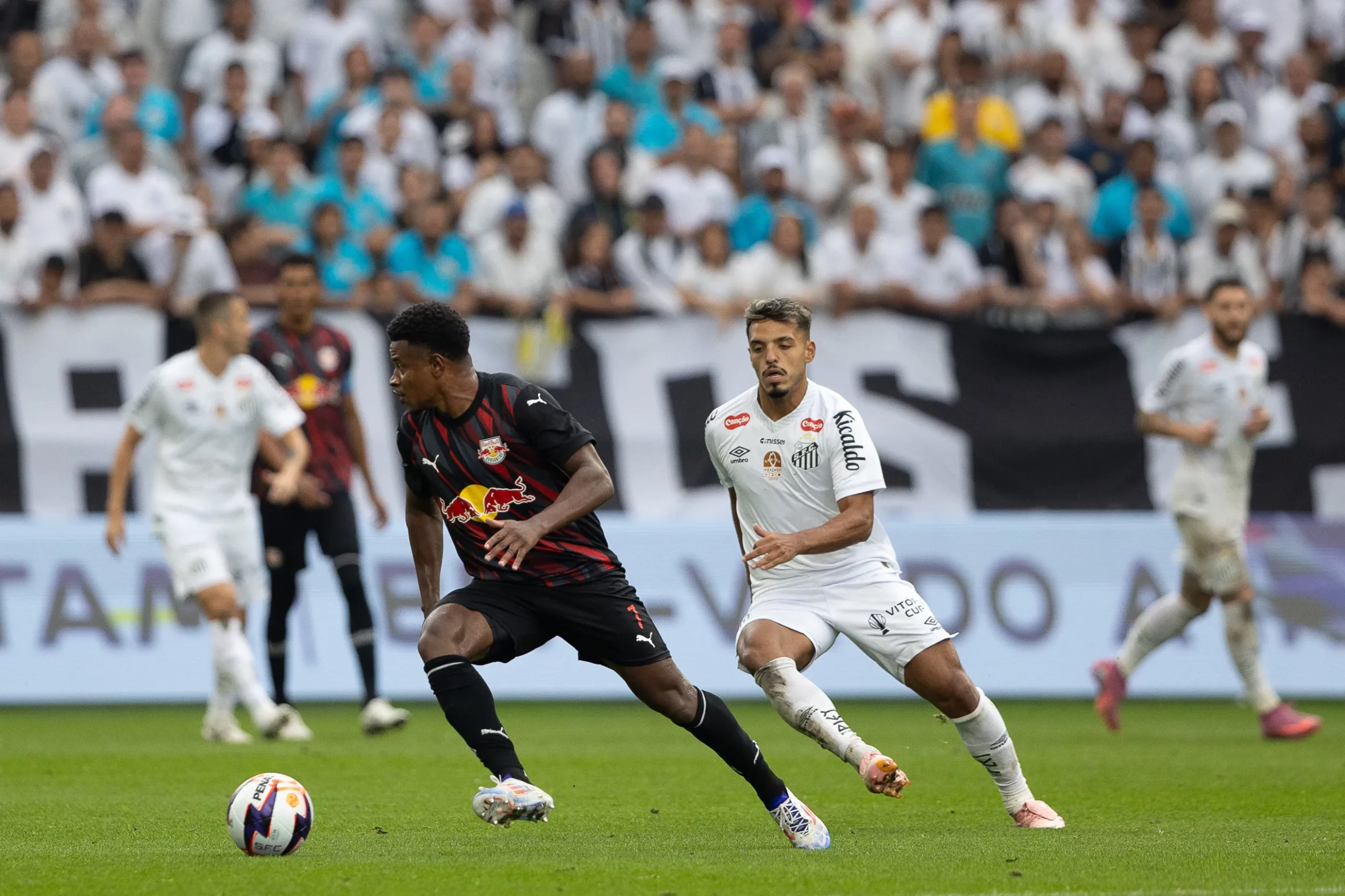 RB Bragantino e Santos contaram com o placar zerado. Foto: Joisel Amaral/AGIF