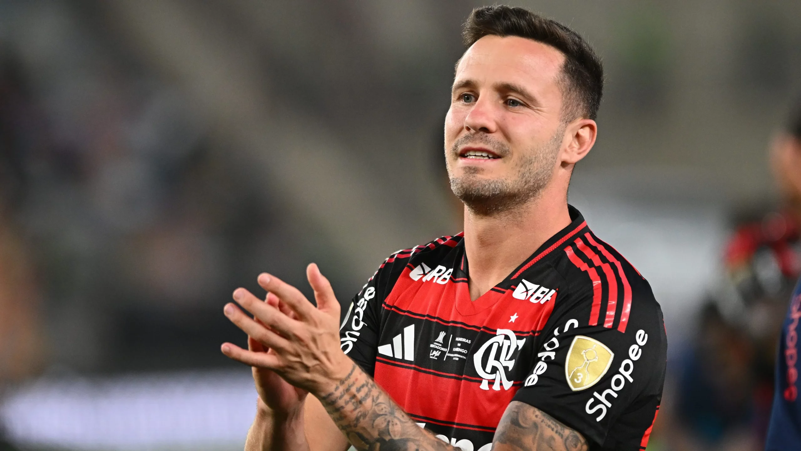 Meia Saúl entrou no 2º tempo de Flamengo x PSG e foi um dos que errou pênalti