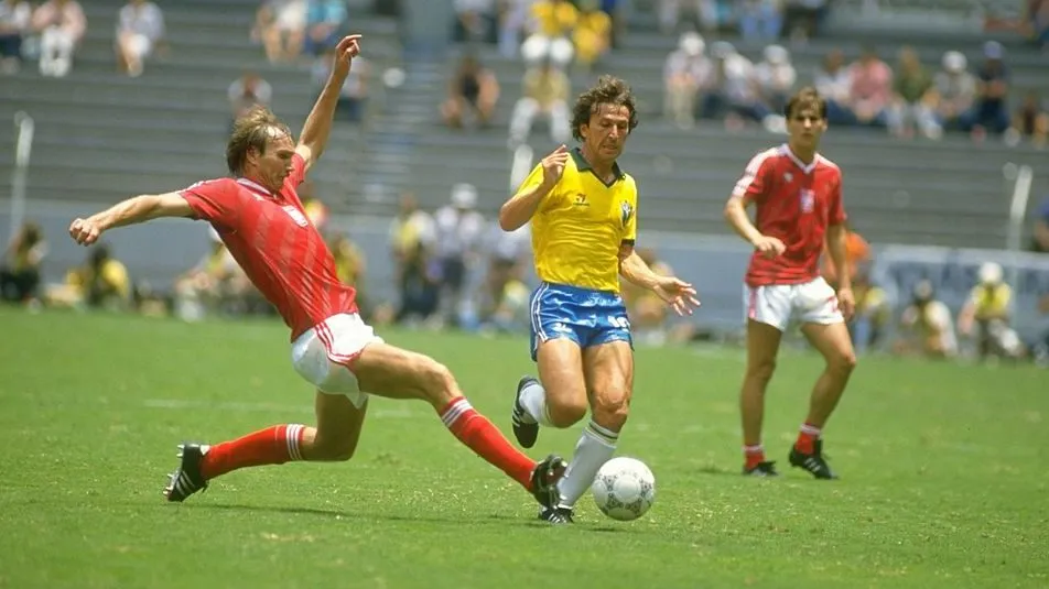 Zico pela Seleção. Foto: Allsport UK /Allsport