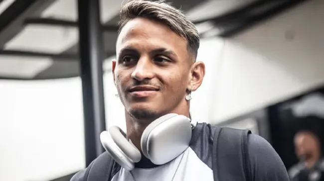 Foto: Raul Baretta/Santos FC - Weslley Patati, jogador do Santos