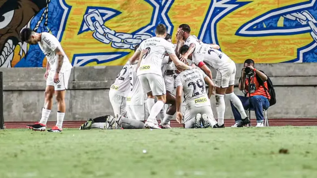 Foto: Marcos Junior/AGIF - Santos vence o Paysandu por 3 a 0 nesta sexta-feira (9) pelo Brasileirão Série B 2024