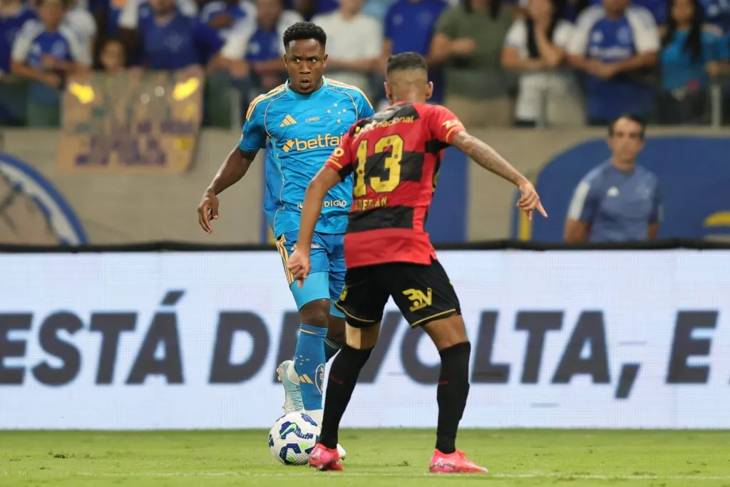 Sinisterra em jogo de Cruzeiro x Sport. Foto: Gilson Lobo/AGIF
