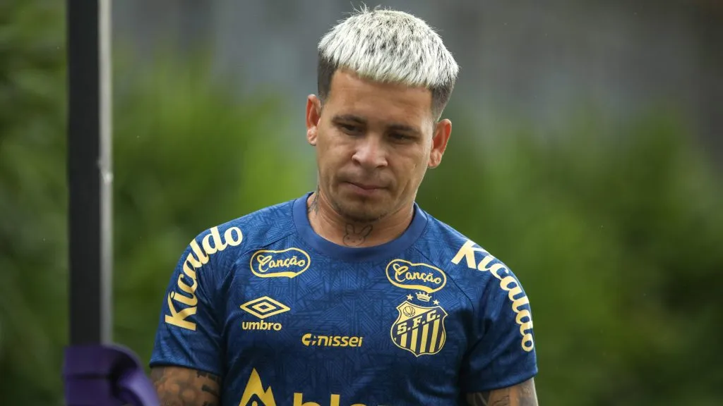 Soteldo precisou ser substituído após sofrer uma entorse – Foto: Reinaldo Campos/AGIF