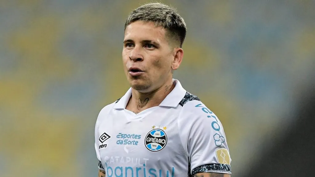 Futuro de Soteldo pode ser de volta ao Santos em 2025 - Foto: Thiago Ribeiro/AGIF