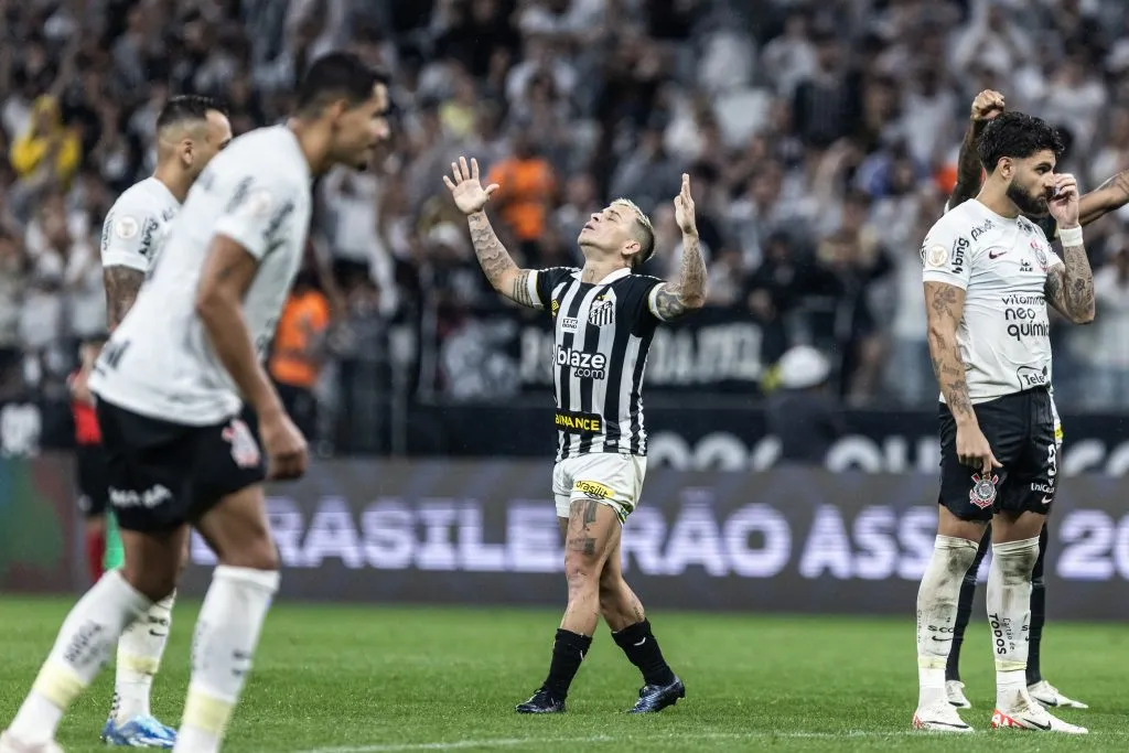 Soteldo durante jogo diante do Corinthians. Foto: Abner Dourado/AGIF