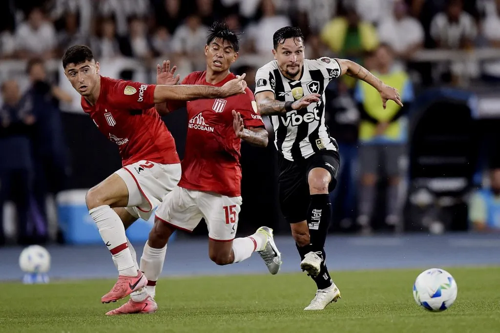 Estudiantes foi adversário do Botafogo na fase de grupos. Foto: Alexandre Loureiro/AGIF