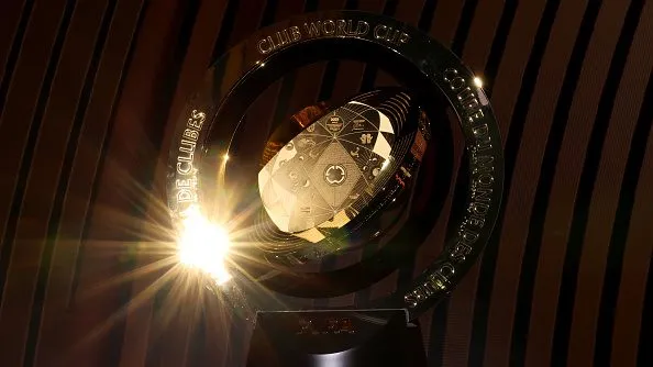 O troféu do Super Mundial. Foto: Brennan Asplen/Getty Images