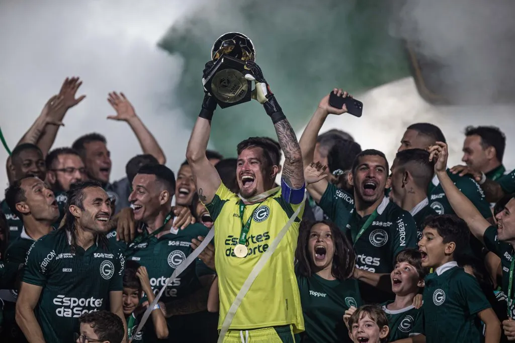 adeu goleiro do Goias durante partida contra o Paysandu no estadio Serrinha pelo campeonato Copa Verde 2023. Foto: Isabela Azine/AGIF